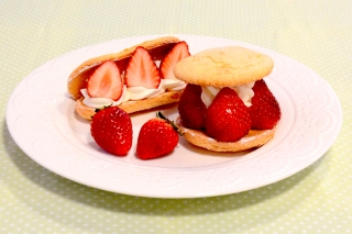 いちごのダコワーズ