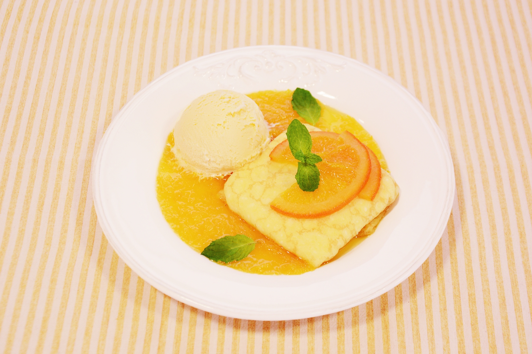 生チョコクレープ・オレンジソース添え