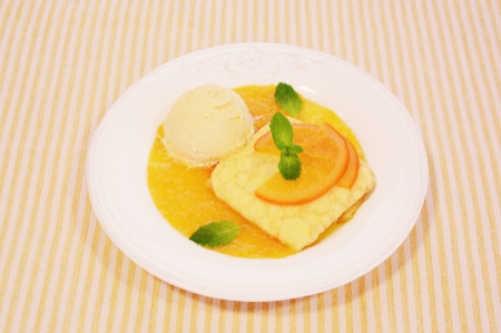生チョコクレープ・オレンジソース添え