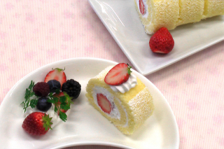 いちごのロールケーキ