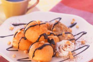 プチシューのチョコレートパフェ