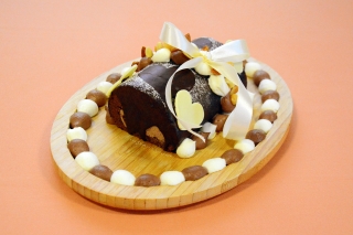 チョコとナッツのバレンタインロール