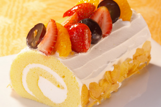 フルーツデコレーションロール