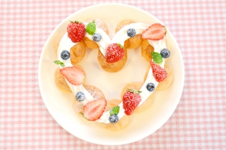 プチシューで作るハートスイーツ