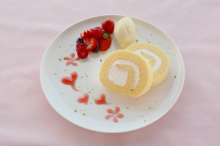 ロールのいちごプレート