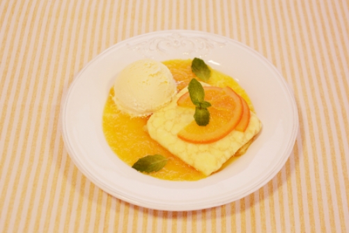 生チョコクレープ・オレンジソース添え