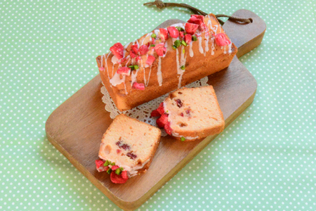 苺のパウンドケーキ スイーツレシピ