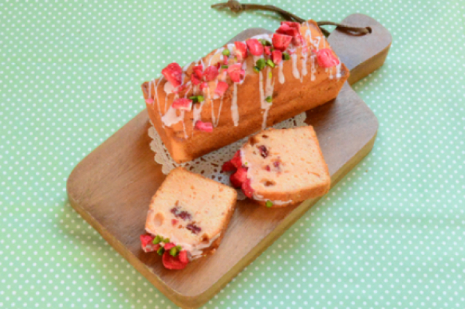 苺のパウンドケーキ