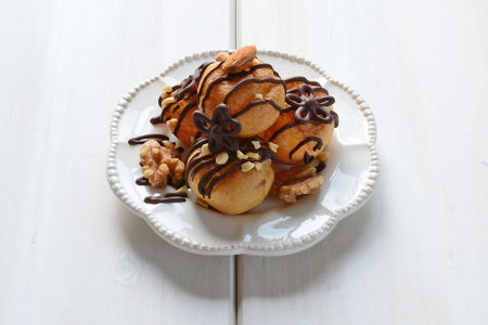 【スイーツプラン】ナッツとチョコのプロフィットロール