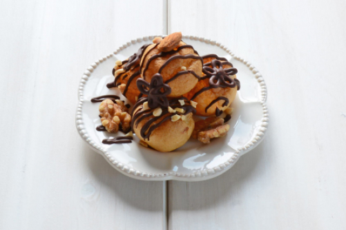 【スイーツプラン】ナッツとチョコのプロフィットロール