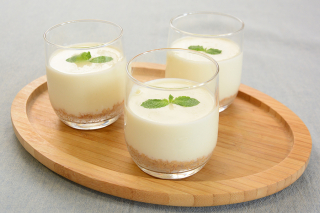 水切りヨーグルトで作る簡単レアチーズケーキ