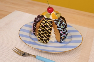 え！くれや～！と言いたくなる　豪華！エクレアタワー