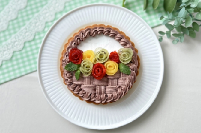 かごいっぱいのお花タルト