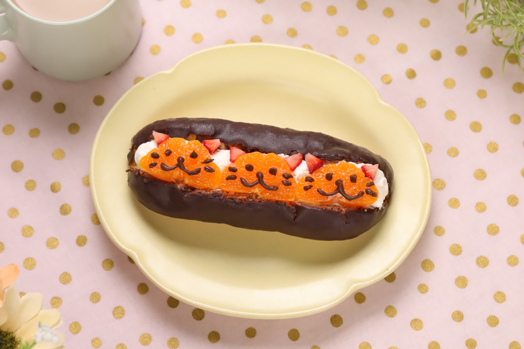 にゃんにゃんフルーツエクレア